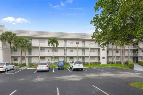 8510 Sunrise Lakes Blvd # 202, Sunrise FL 33322