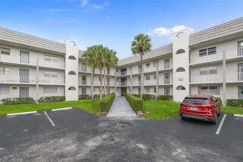 8510 Sunrise Lakes Blvd # 202, Sunrise FL 33322