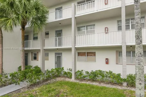 8510 Sunrise Lakes Blvd # 202, Sunrise FL 33322