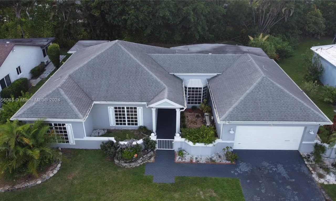 4511 Queen Palm Ln, Tamarac FL 33319