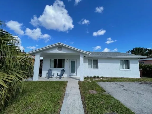 871 SE 3rd Place, Hialeah FL 33010