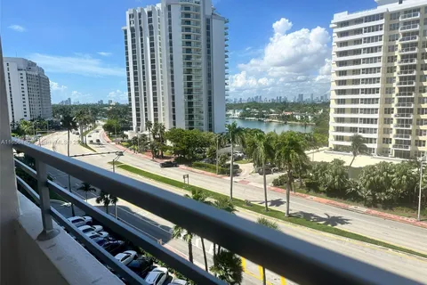 5555 Collins Ave # 8Z, Miami Beach FL 33140