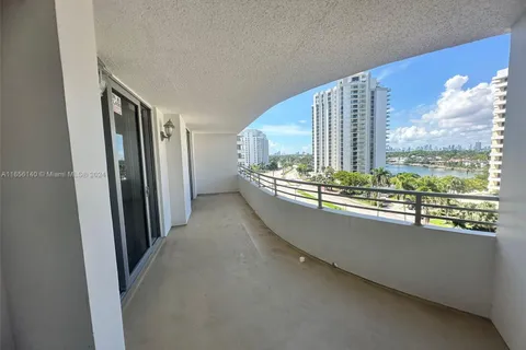 5555 Collins Ave # 8Z, Miami Beach FL 33140