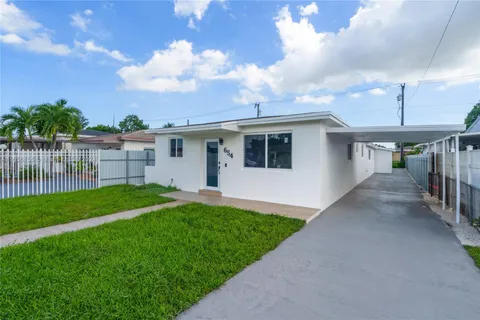 654 E 35th St, Hialeah FL 33013