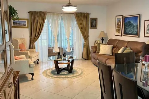 5 Abbey Ln # 203, Delray Beach FL 33446