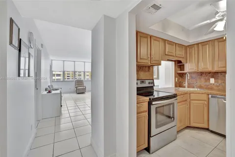 1801 S Ocean Dr # 541, Hallandale Beach FL 33009