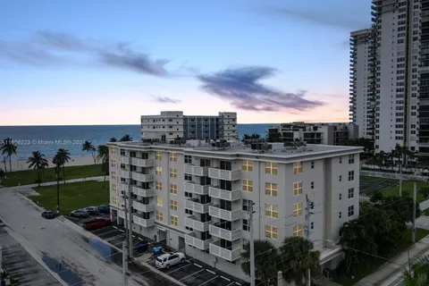 1901 S Ocean Dr # 104, Hollywood FL 33019