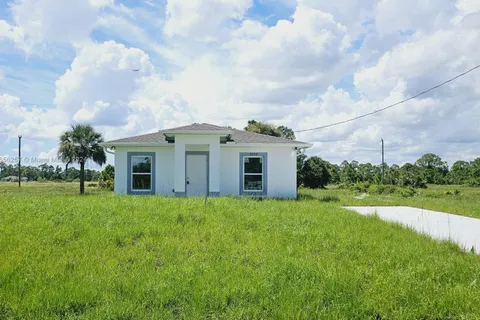 1098 Edgerton Ave, Lehigh Acres FL 33974