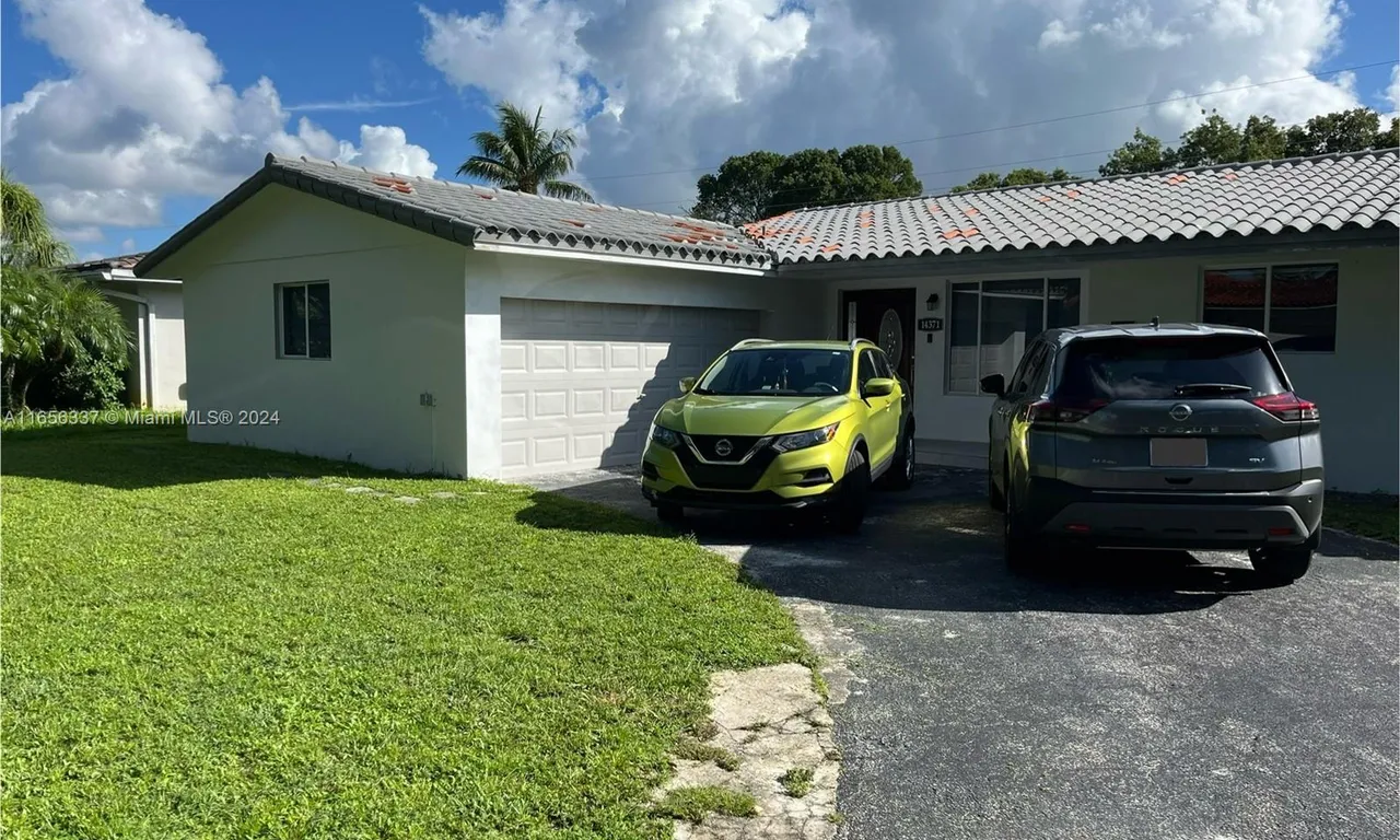 14371 Lake Crescent, Miami Lakes FL 33014