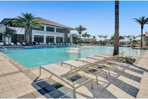 8265 NW 41st St # 307, Doral FL 33166