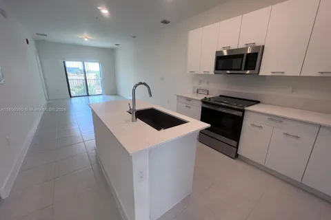 8265 NW 41st St # 307, Doral FL 33166