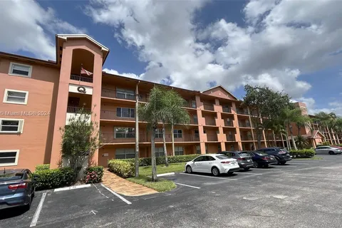 601 SW 142nd Ave # 305Q, Pembroke Pines FL 33027