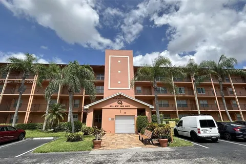 601 SW 142nd Ave # 305Q, Pembroke Pines FL 33027