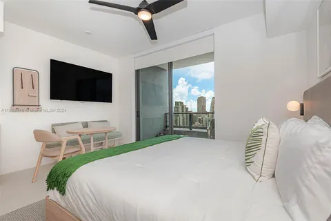 601 NE 1 Ave # 4006, Miami FL 33132