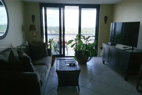 1500 S Ocean Dr # 17D, Hollywood FL 33019