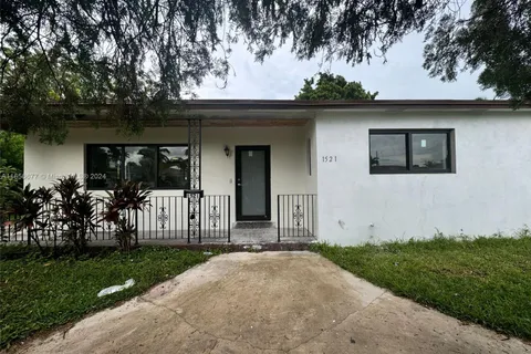 1521 NW 134th St, Miami FL 33167