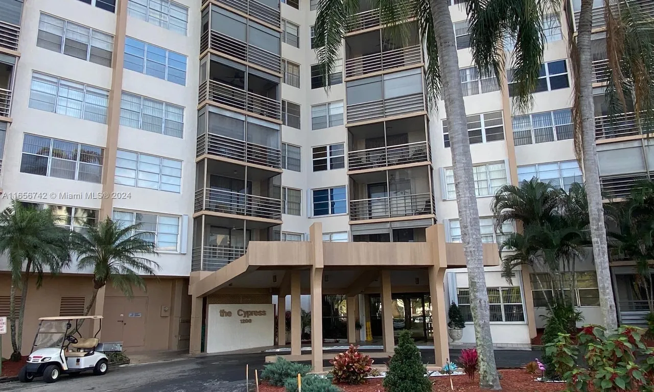 1200 Saint Charles Pl # 321, Pembroke Pines FL 33026