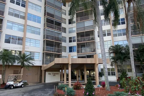 1200 Saint Charles Pl # 321, Pembroke Pines FL 33026