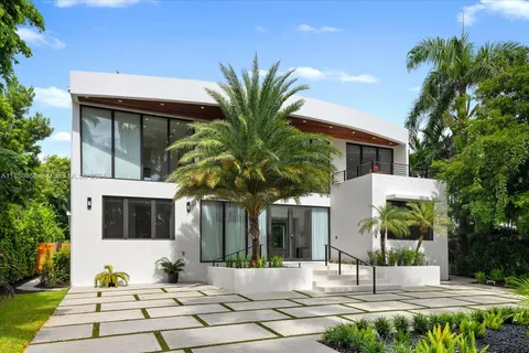 112 W Palm Midway, Miami Beach FL 33139