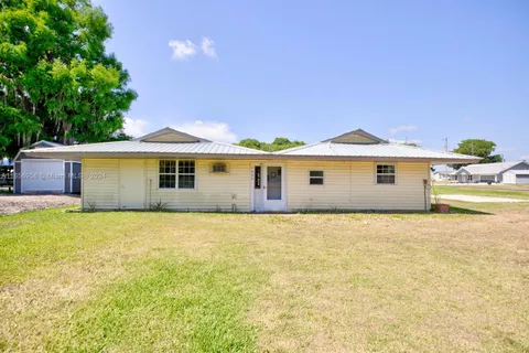 1607 LAKESHORE DR, Other City - In The State Of Florida FL 33857