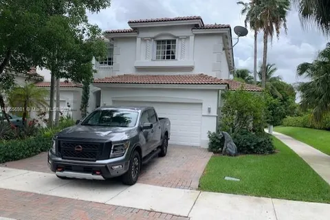 11662 NW 69th Ter, Doral FL 33178