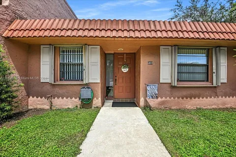 30 Toledo Ct # 35, Davie FL 33324