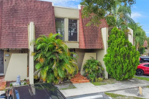 8934 Palm Tree Ln # 8934, Pembroke Pines FL 33024