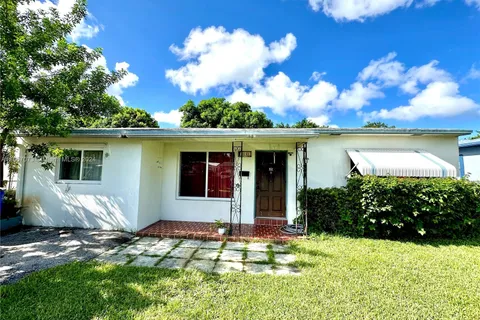 2843 Dewey St, Hollywood FL 33020