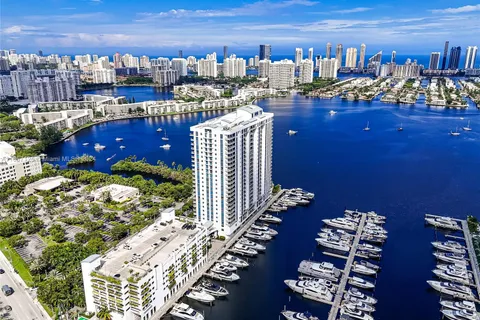 17301 Biscayne Blvd # 304, North Miami Beach FL 33160