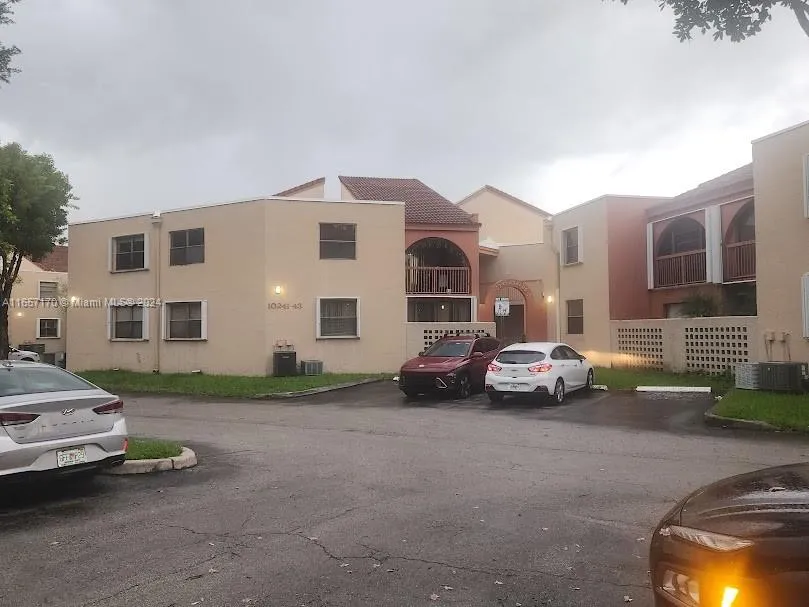 10241 NW 9th St Cir # 5, Miami FL 33172