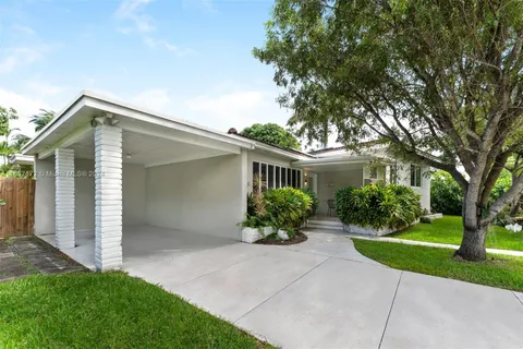 125 NE 128th St, North Miami FL 33161