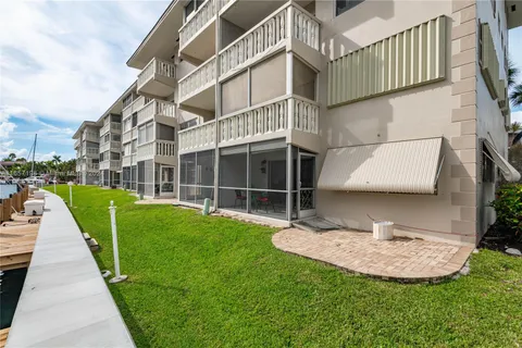 440 Paradise Isle Blvd # 101, Hallandale Beach FL 33009