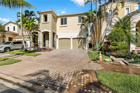 21227 NE 31st Pl, Aventura FL 33180