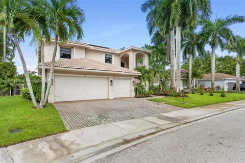 774 Regal Cove Rd, Weston FL 33327