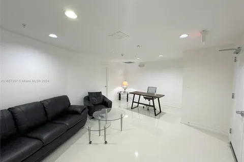 900 Biscayne Blvd # 1403, Miami FL 33132