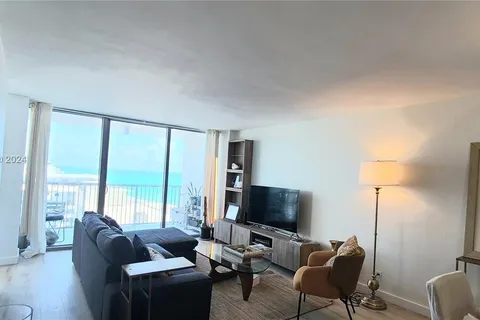 2655 NE Collins Ave # 2405, Miami Beach FL 33140