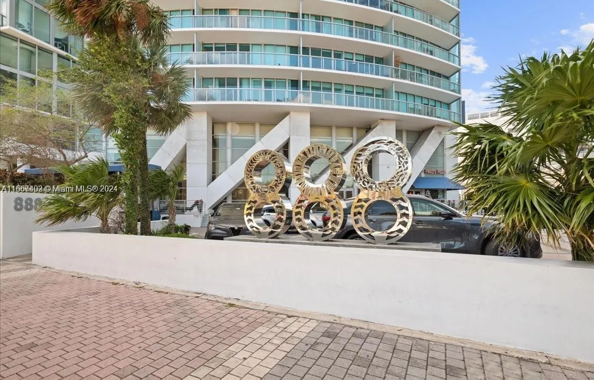 888 Biscayne Blvd # 1512, Miami FL 33132