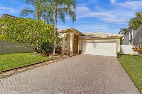 2066 NW 171st Ave, Pembroke Pines FL 33028