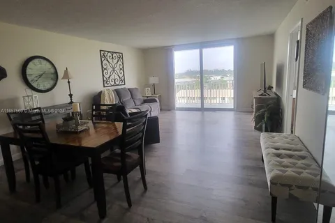 427 Golden Isles Dr # 6D, Hallandale Beach FL 33009