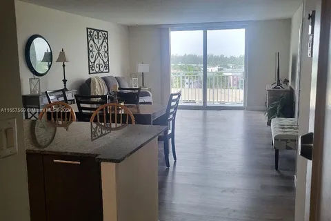 427 Golden Isles Dr # 6D, Hallandale Beach FL 33009