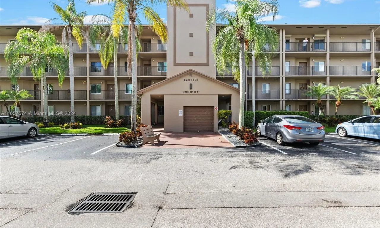 12750 SW 15th St # 204D, Pembroke Pines FL 33027