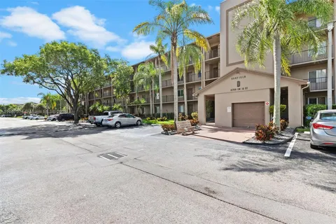 12750 SW 15th St # 204D, Pembroke Pines FL 33027