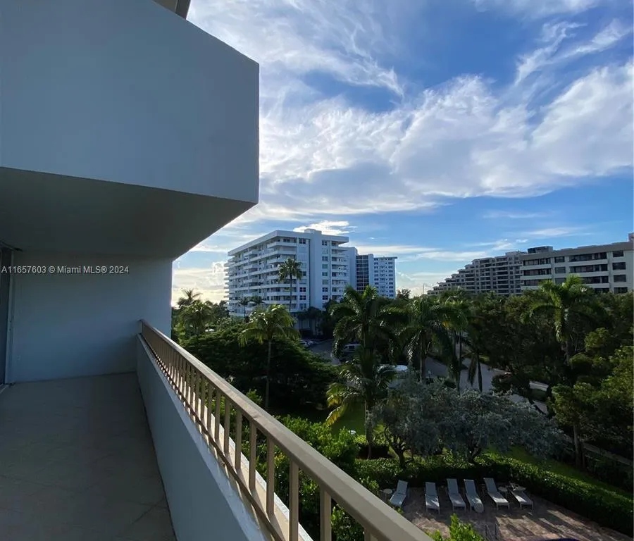 155 Ocean Lane Dr # 503, Key Biscayne FL 33149