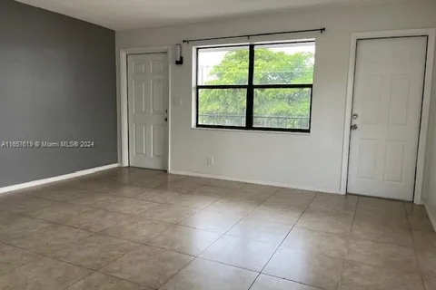 5610 NE 18th Ave # 8, Fort Lauderdale FL 33334