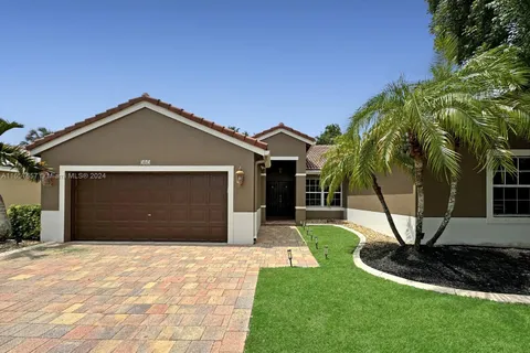 382 SW 200th Ter, Pembroke Pines FL 33029