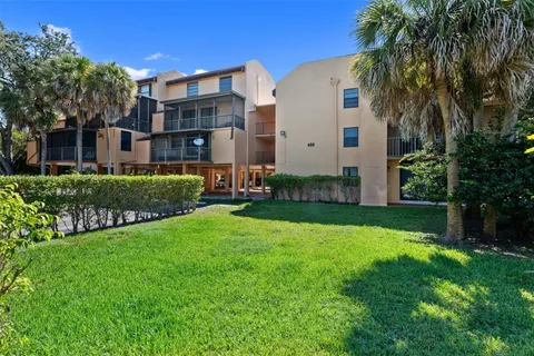 450 Commodore Dr # 301, Plantation FL 33325