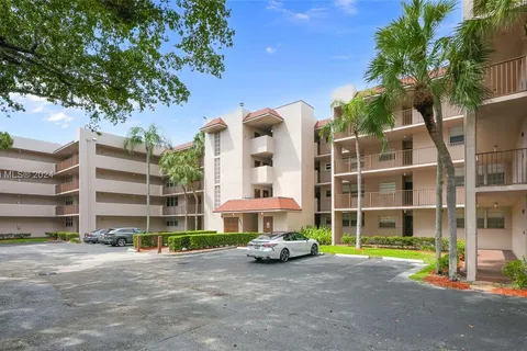 1831 Sabal Palm Dr # 402, Davie FL 33324