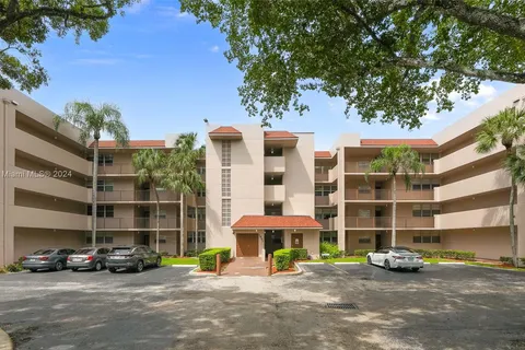 1831 Sabal Palm Dr # 402, Davie FL 33324