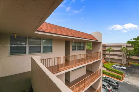 1831 Sabal Palm Dr # 402, Davie FL 33324