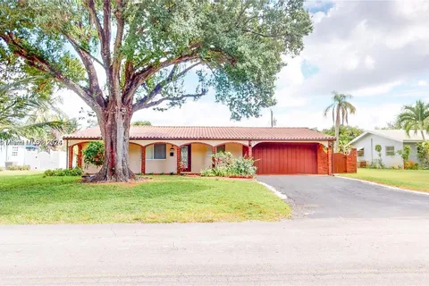 2116 NW 3rd Ave, Wilton Manors FL 33311